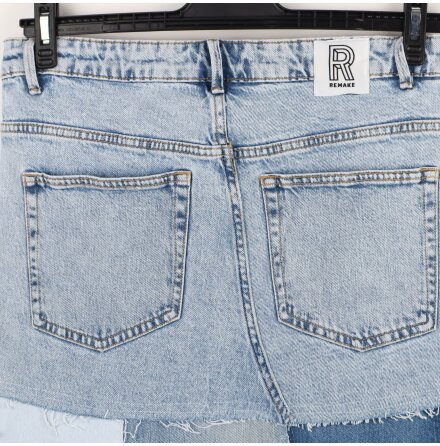 Remake Sthlm - Jeanskjol med patchar - R kant nertill - Bl Denim