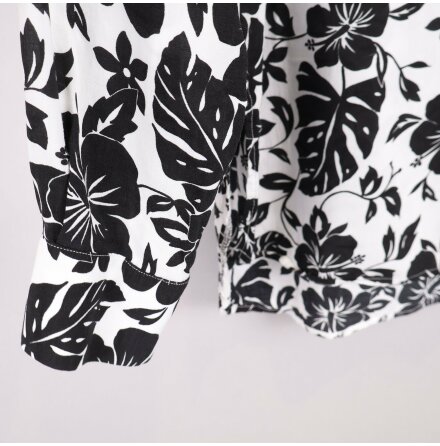 The Shirt Factory - Svart och Vit Blommig Skjorta / Blus - Stl. 38 