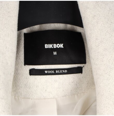 Bikbok - Vit Kappa - Stl. M