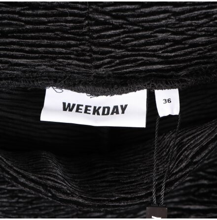 Weekday - Svarta sammetsleggings med struktur - stl. 36