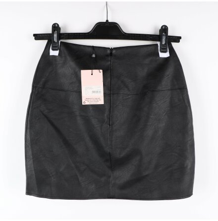 Missguided - Svart minikjol i lderimitation - Stl. 36