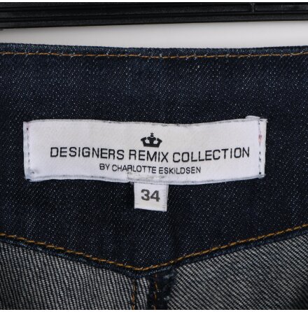 Designers remix collection by Charlotte Eskildsen - Jeans med guldfrgade knappar - stl.34