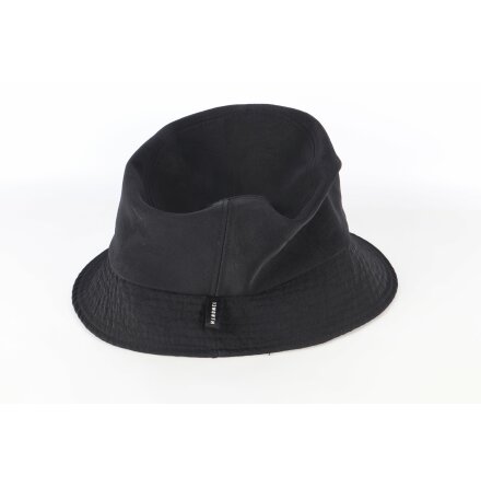 13 Month - Svart solhatt