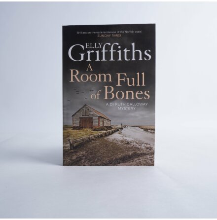 Elly Griffiths - A Room Full of Bones - A Dr Ruth Galloway mystery - Del 4