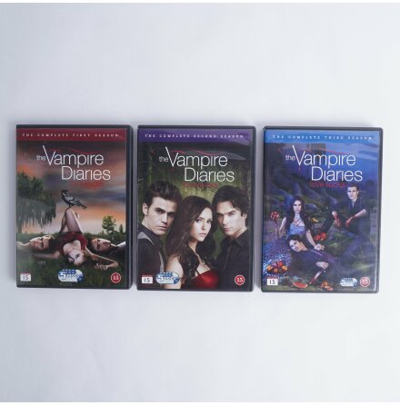 DVD-Box - The Vampire Diaries - Love sucks - Ssong 1-3 - 15st skivor