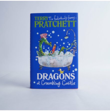 Terry Pratchett - Dragons at Crumbling Castle