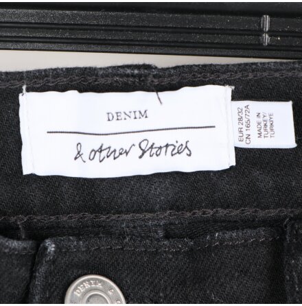 &amp; Other Stories - Svarta jeans med vida ben- stl.28/32