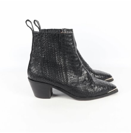 Flattered - Svarta ormskinnsmnstrade boots - stl.39